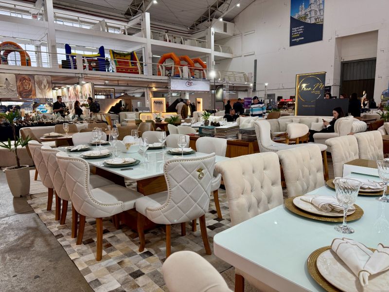 Feira de móveis em Itajaí aposta em preços especiais neste fim de semana