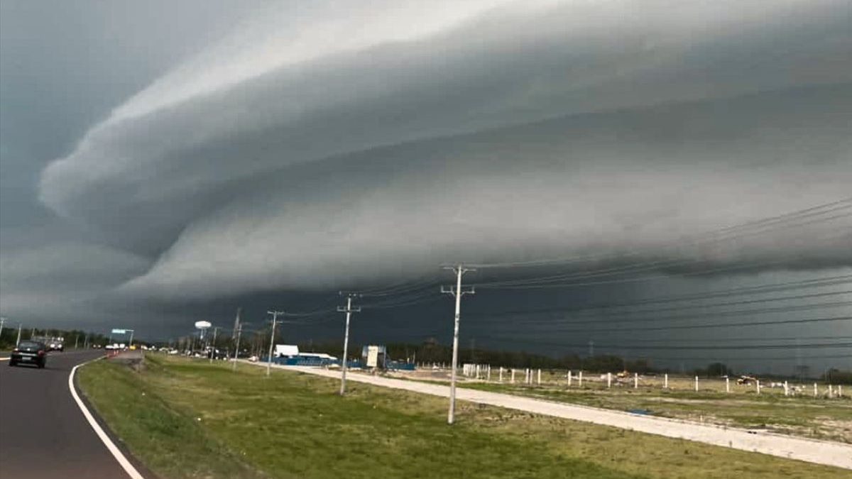 Onda de tempestades traz novo risco de tornados no Sul; veja onde pode chover até 100 mm neste sábado (15)