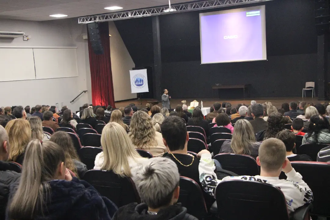 Semana da Família reúne comunidade em palestra sobre fé e união