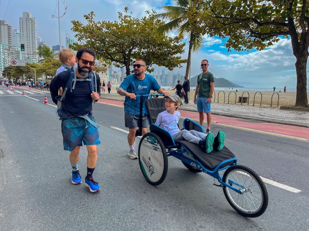 BC + Inclusa terá corrida com triciclos adaptados e abre Semana da Inclusão em Balneário Camboriú