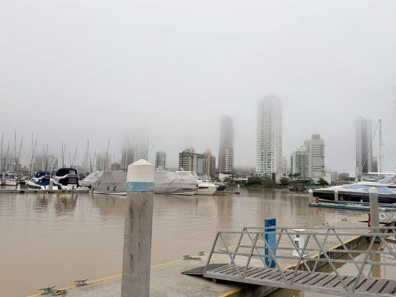 SC tem alerta para temporais com chuva forte, granizo e ventos de até 100 km/h