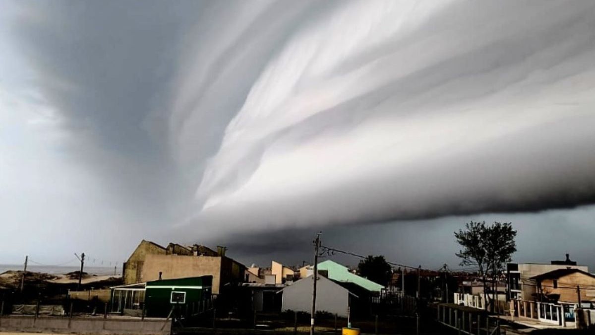 Onda de tempestades deixa Sul em alerta laranja para chuvarada e trovoadas; veja as áreas com maior risco neste domingo (16)