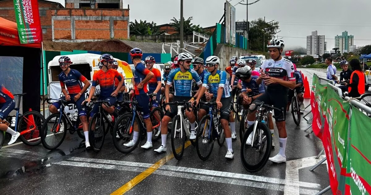 GALERIA - Determinação e treinos: atletas da Volta Ciclística de Brusque dizem o que é preciso para se tornar profissional