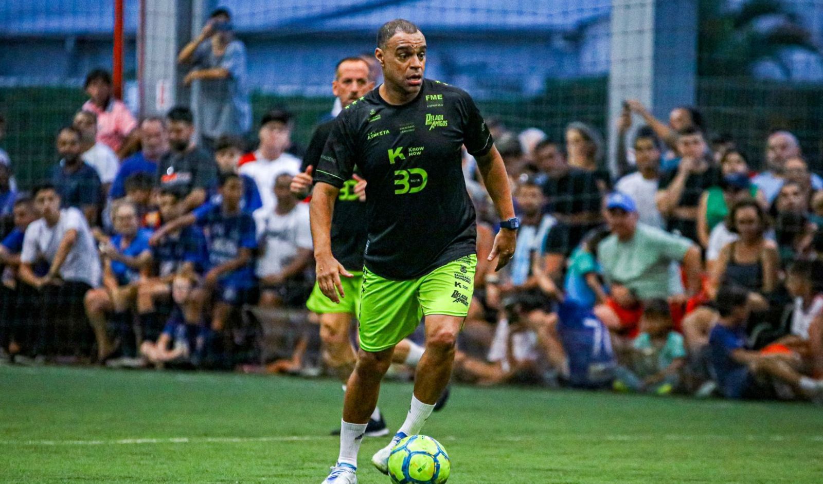 Celd Praça de Esportes celebra 20 anos com jogo entre craques do futebol e festa em Balneário Camboriú