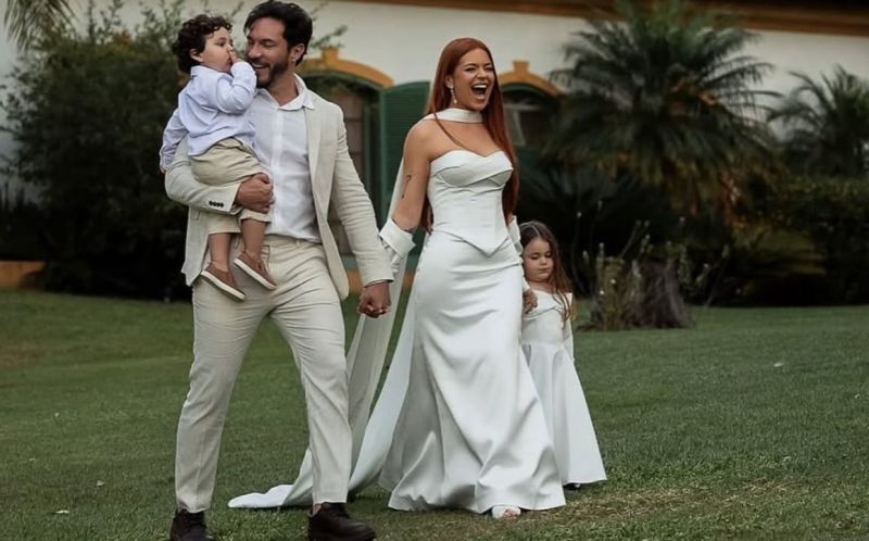 Estilista de Itajaí assina vestido de Viih Tube para casamento civil