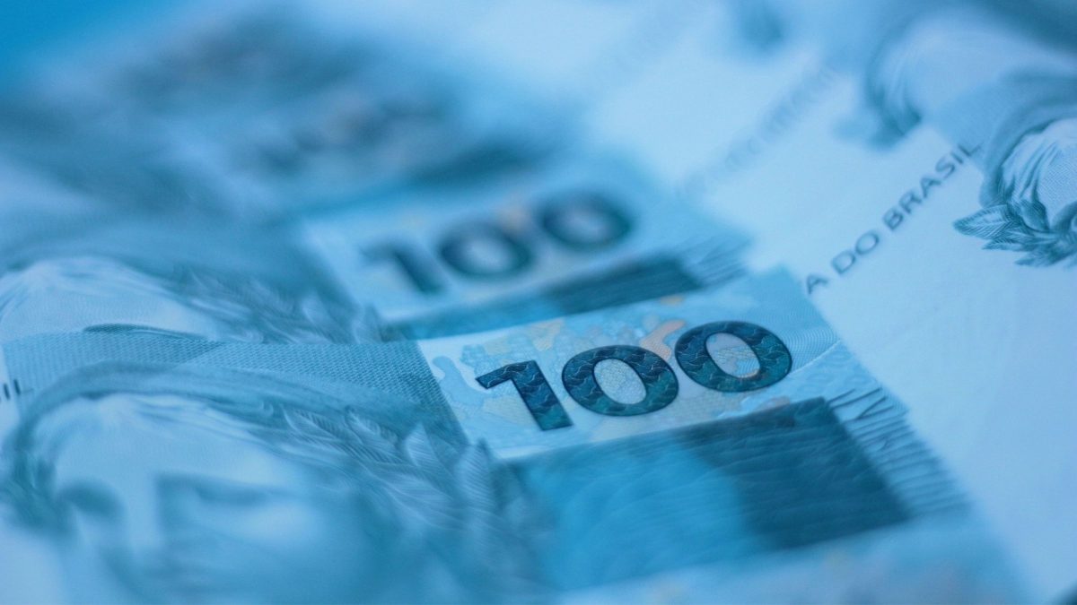 Abono salarial: 7º lote do PIS/Pasep libera até R$ 1.621 nesta segunda (17) para quem nasceu em novembro e dezembro; confira os critérios
