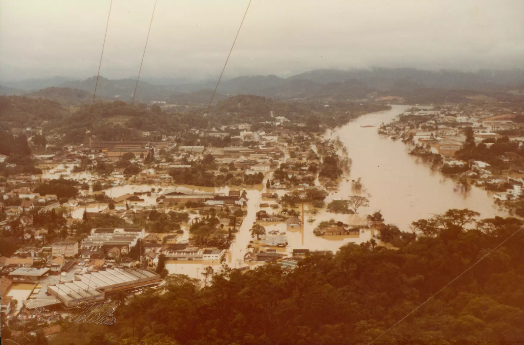 El Niño por trás da tragédia de 1983 em Blumenau tem 95% de chance de repetir intensidade histórica e reascente ‘fanstasma da enchente’