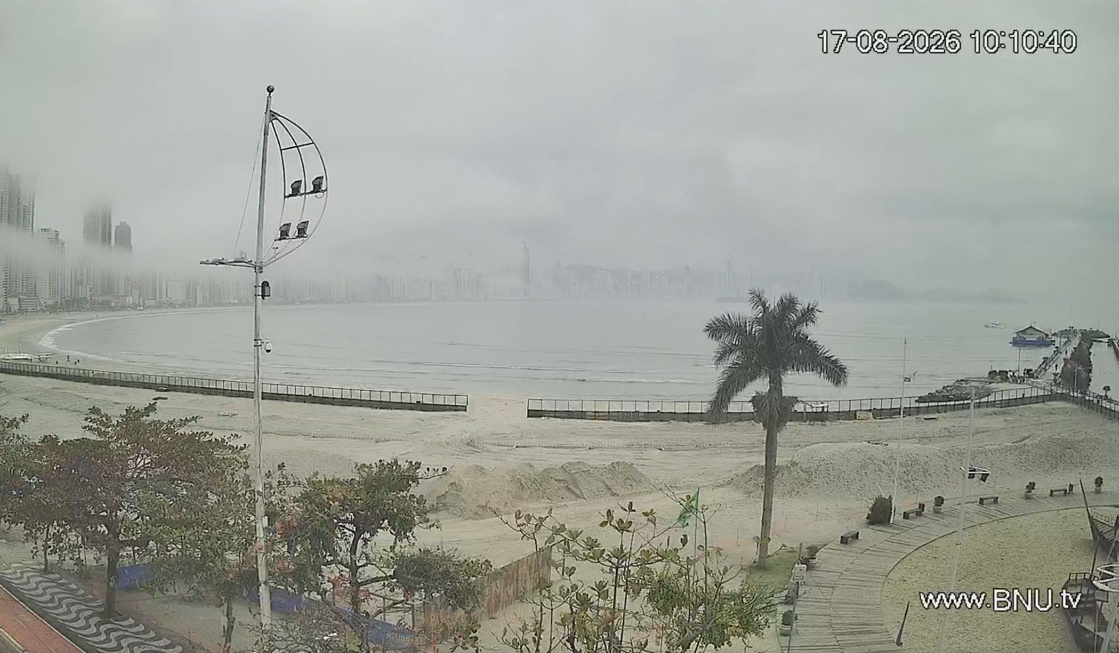 Semana terá muitas nuvens e temperaturas amenas em Balneário Camboriú