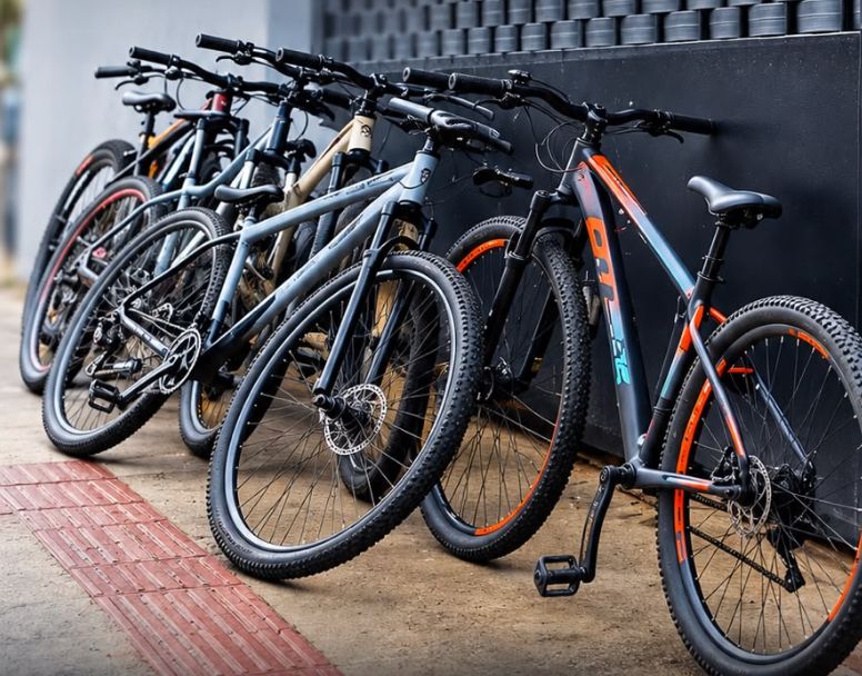 Polícia Militar recupera cinco bicicletas furtadas e prende duas pessoas em Camboriú