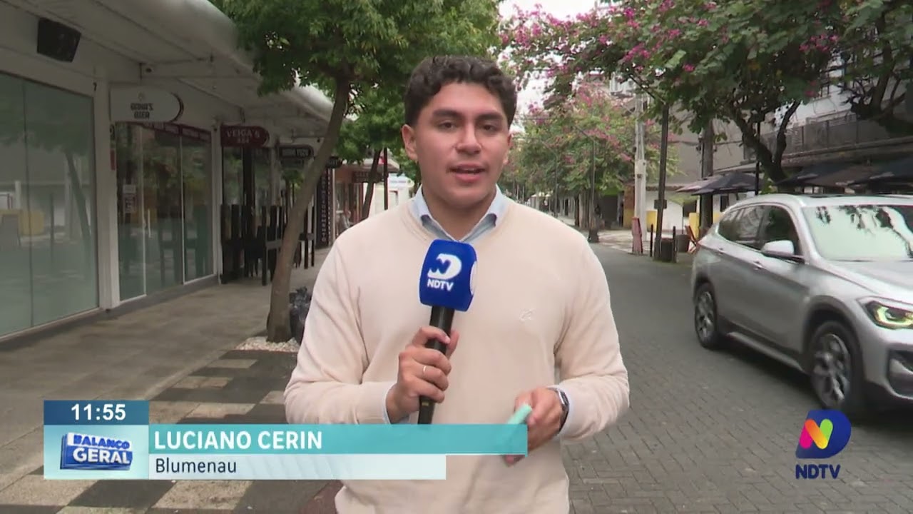 Blumenau: mulher invade contramão e provoca acidente