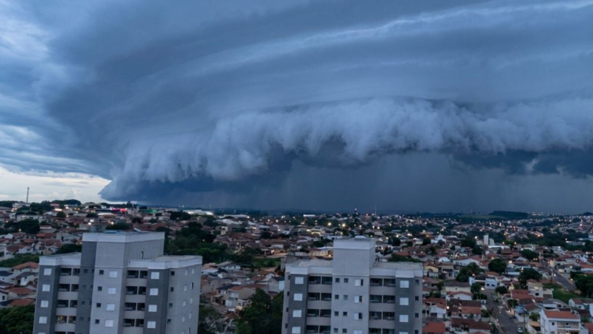 Veja a rota do ciclone extratropical que trará temporais e ventos de até 100 km/h ao Sul do Brasil nas próximas 72h