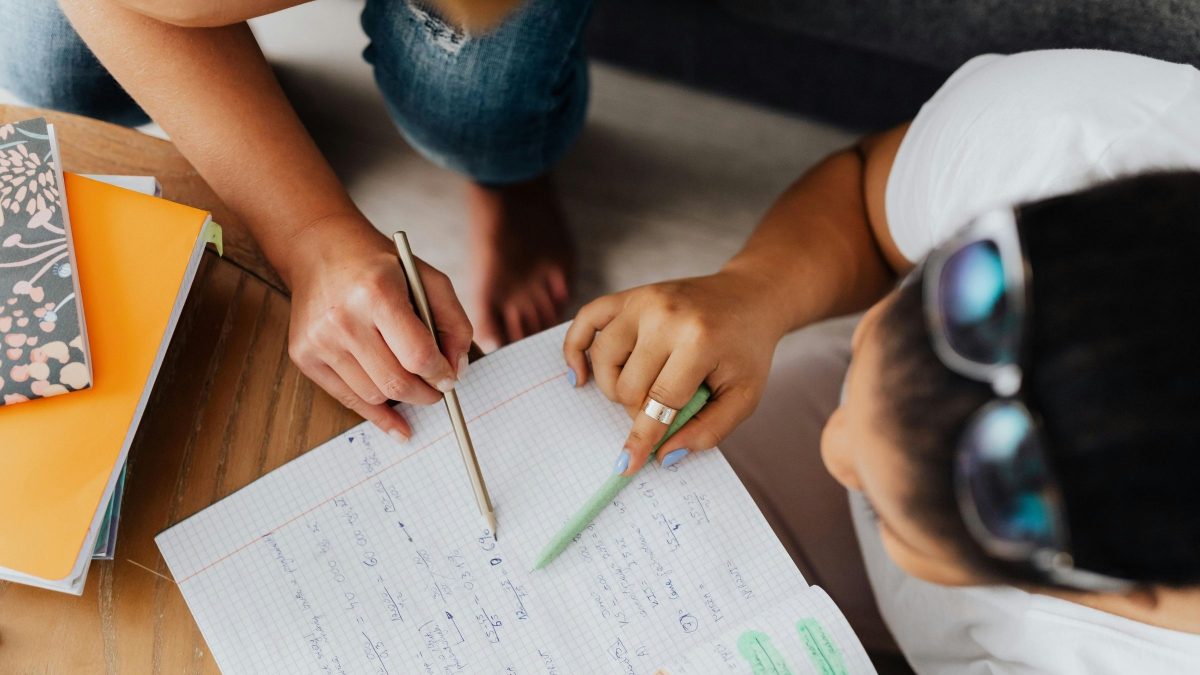 Justiça de Santa Catarina condena família praticante de homeschooling e exige matrícula de crianças em escola