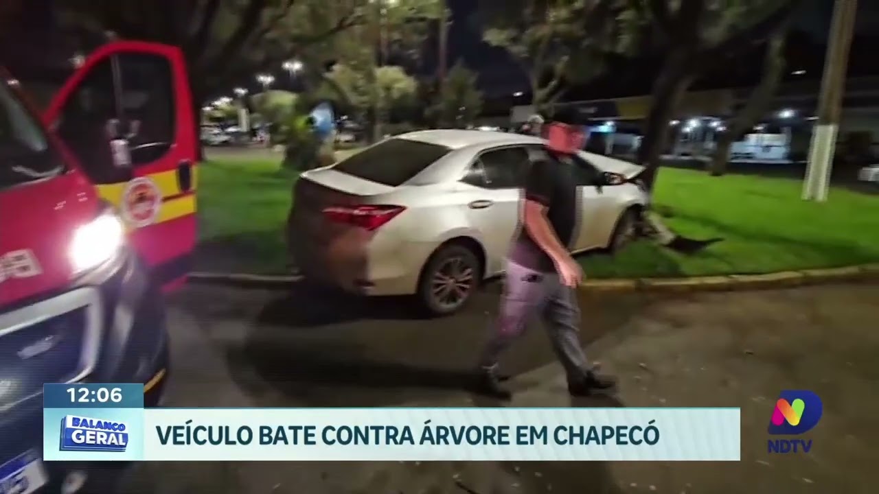 Colisão entre motocicleta e caminhão deixa jovem ferido em Chapecó