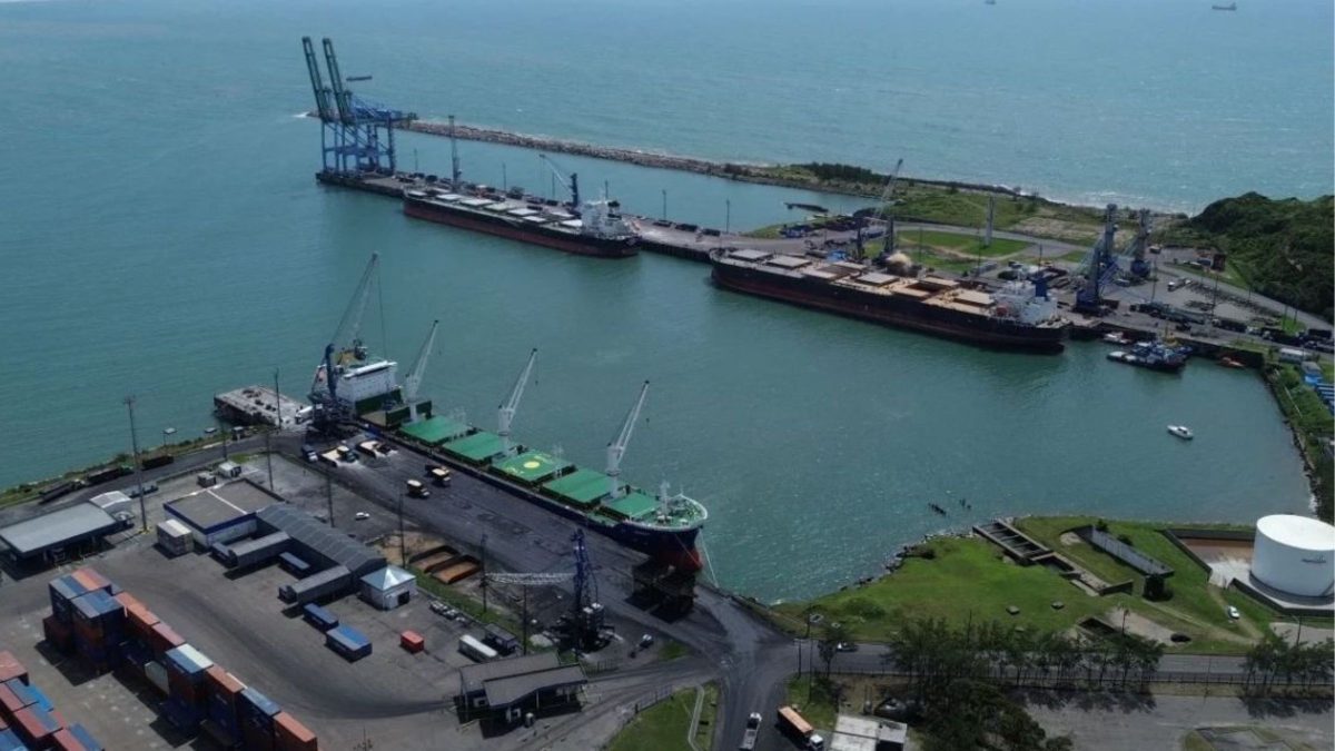 Complexo portuário do Sul de SC movimenta 4,56 milhões de toneladas e comércio exterior supera US$ 1,1 bilhão