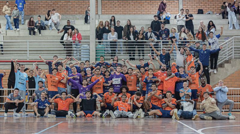 Handebol Itajaí vence clássico estadual e fica perto de semifinal da Liga Nacional