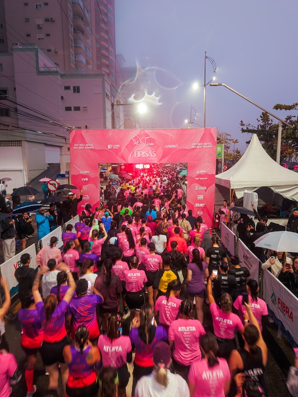 Jackeline Petter e Marissa Borba, campeãs da Corrida Brisas domingo em Balneário Camboriú