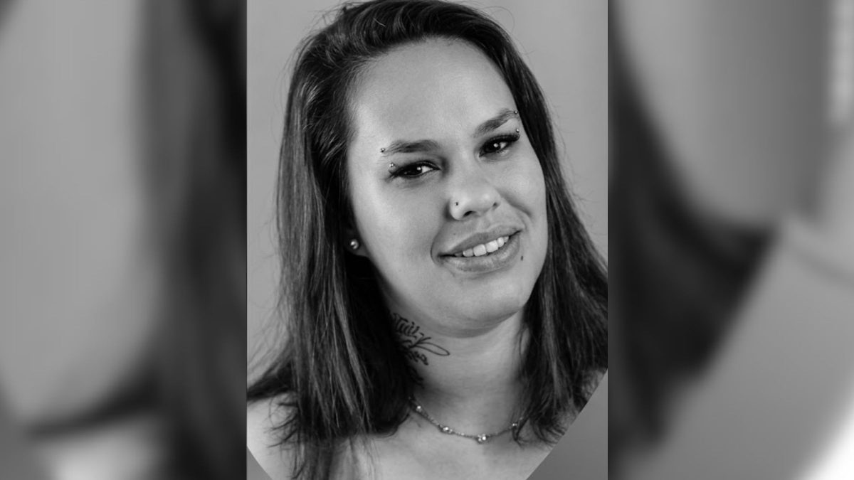 Feminicídio em SC: mãe de 25 anos morta com tiro no rosto é identificada em SC; principal suspeito tem 16 anos e era companheiro da vítima