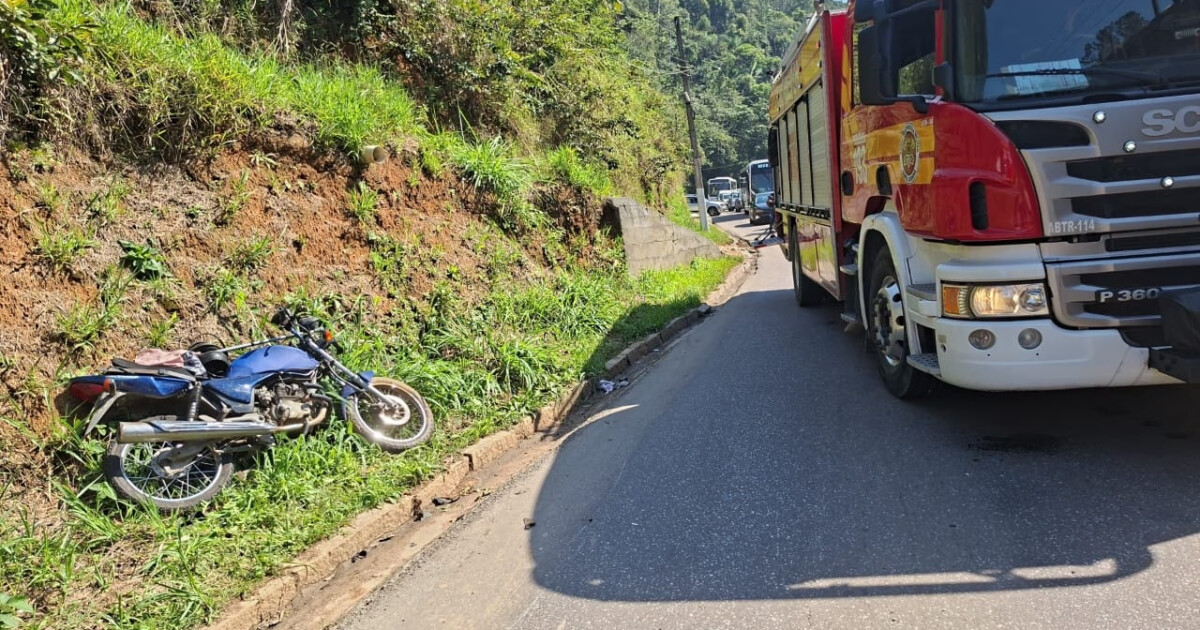 Idoso sofre queda de moto no bairro Primeiro de Maio, em Brusque