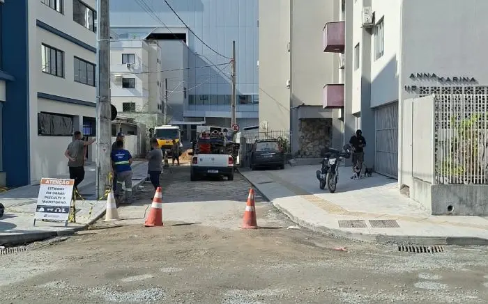 Prédio é evacuado após rompimento de tubulação de gás no Centro de Itajaí