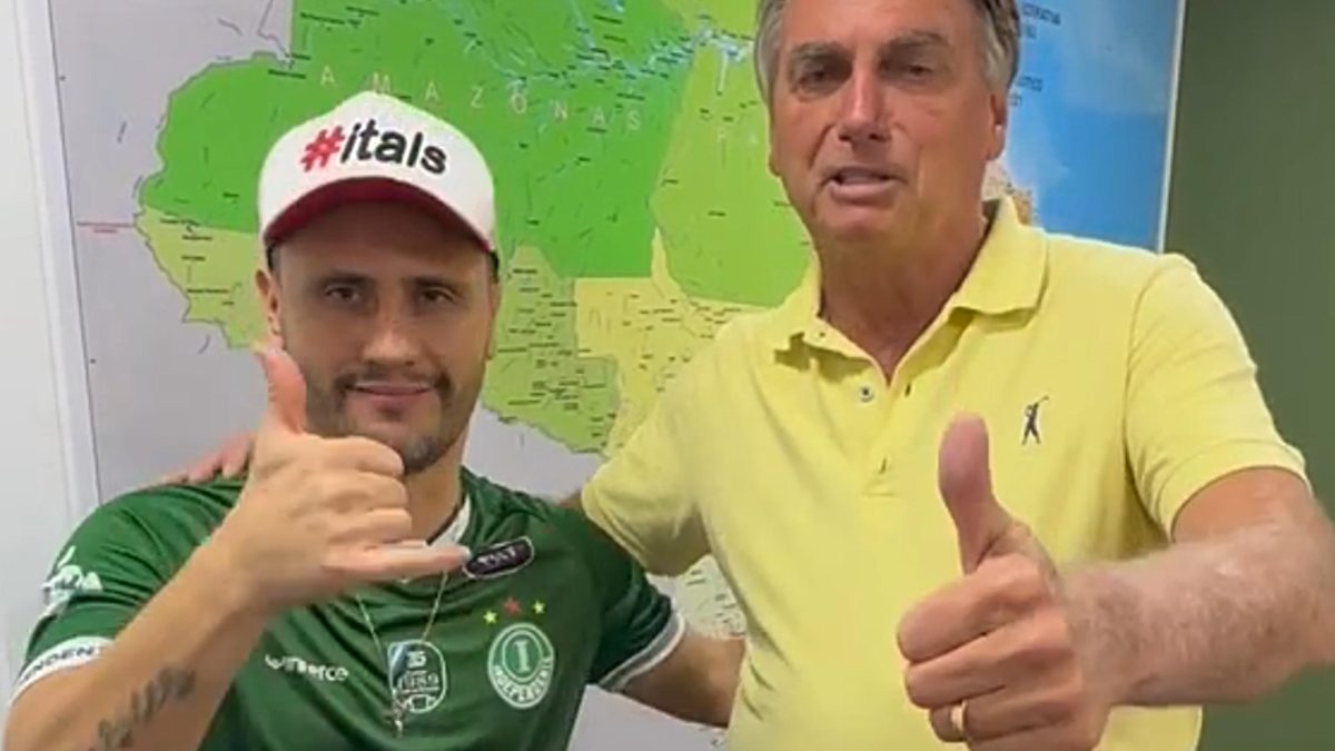 Sem Cleitinho, Flávio Bolsonaro faz caminhada com Nikolas e Roscoe em BH