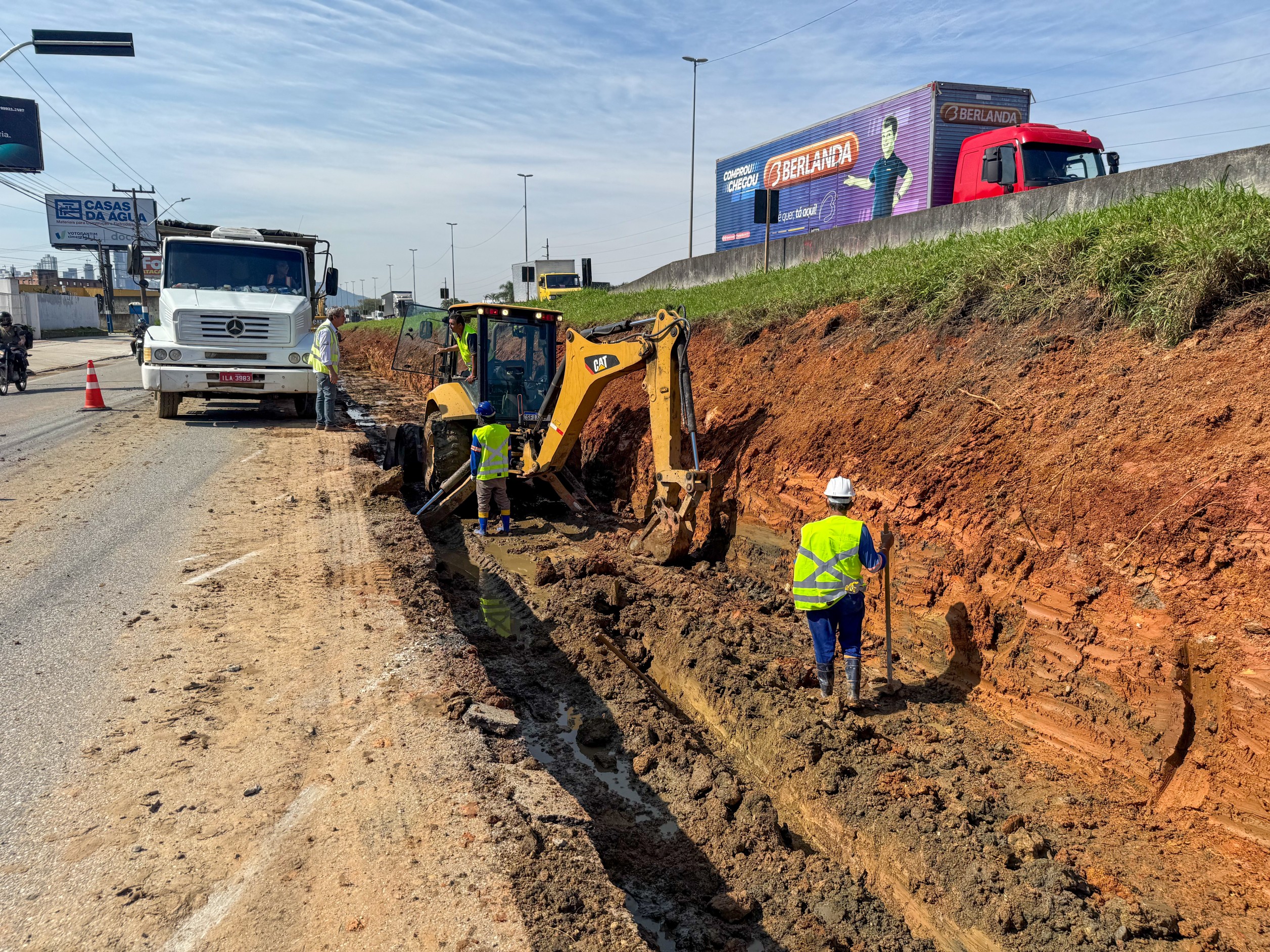 Iniciada a etapa de drenagem na obra de inversão das alças da BR-101