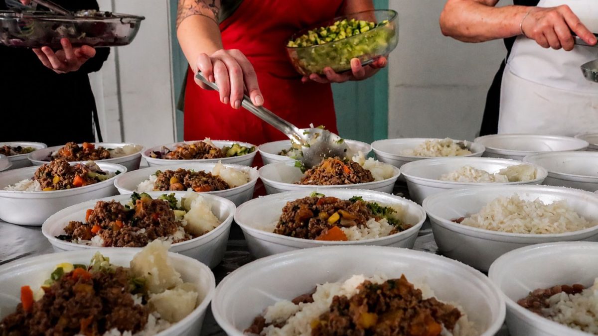 Florianópolis deve apresentar plano de segurança alimentar para a população em 90 dias devido ao fim do Restaurante Popular