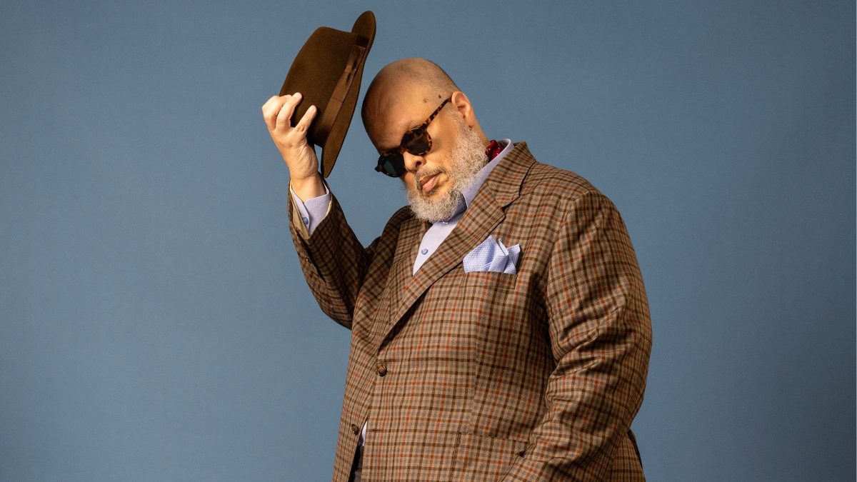 Ed Motta reencontra diferentes versões de si mesmo em ‘Toc-Toc’: ‘Também posso fazer uma música descompromissada’