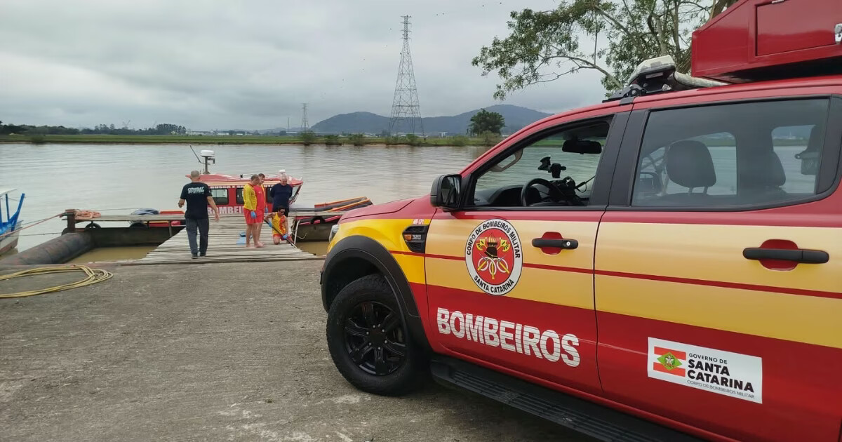 Corpo de homem que caiu de barco é encontrado no rio Itajaí-Açu