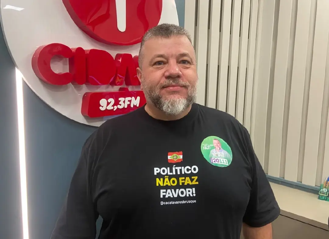 (VÍDEO) Candidato pelo Podemos, Cacá Tavares destaca compromisso com Brusque e região