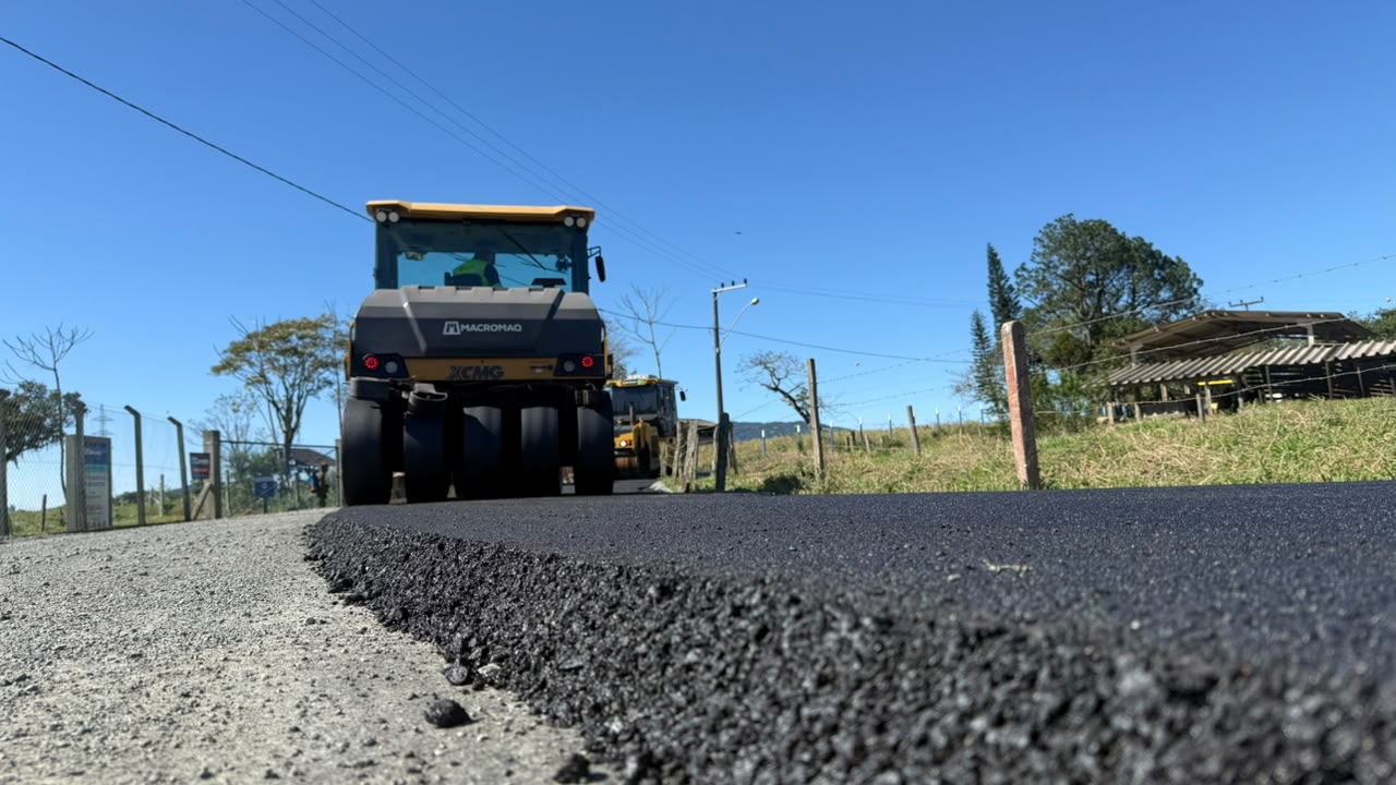 Sertão do Trombudo chega a quase 2 km de asfalto