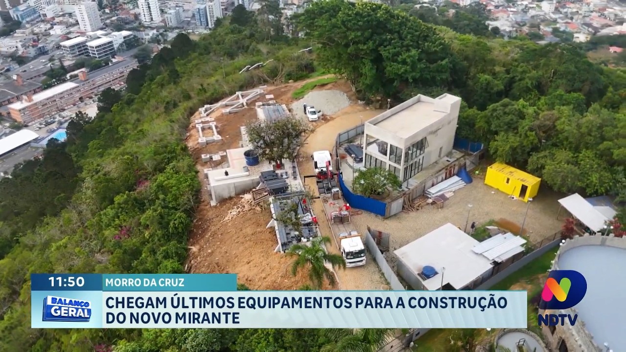 Últimos equipamentos chegam para construção do novo mirante em Itajaí