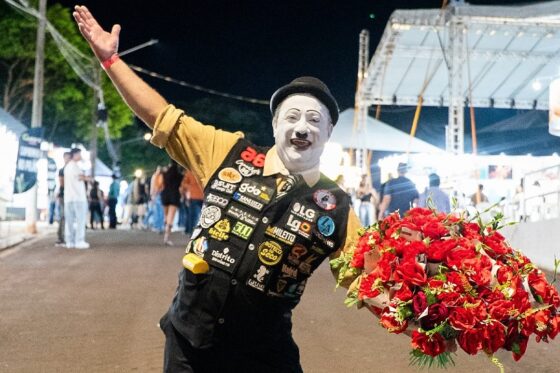 Balneário Camboriú se despede de Juan, o conhecido ‘Charles Chaplin’ das flores