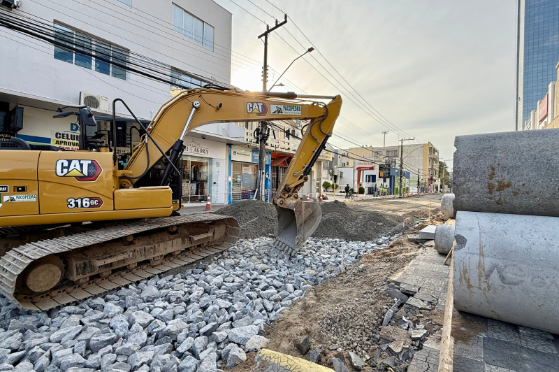 Obra da Rua Cônego Tomás Fontes avança para segunda etapa neste sábado