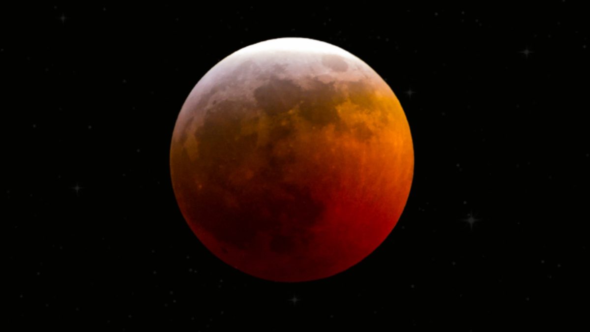 Brasileiros se preparam para eclipse lunar parcial que cobrirá 96,2% da Lua e pode deixá-la avermelhada; veja onde o fenômeno será visível