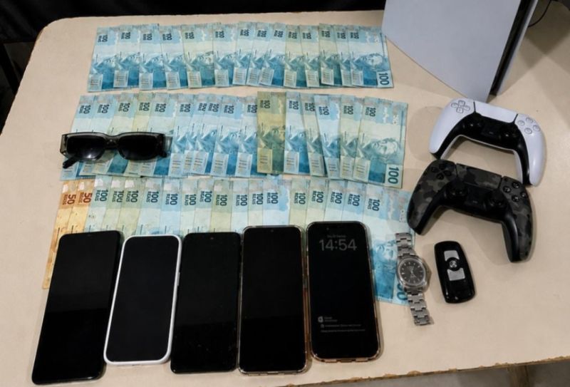 Grupo suspeito de golpes pela internet é preso na região