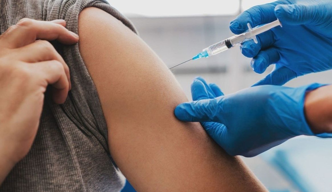 Prefeitura de Florianópolis realiza Dia D de Multivacinação neste sábado com atendimento em 35 Centros de Saúde