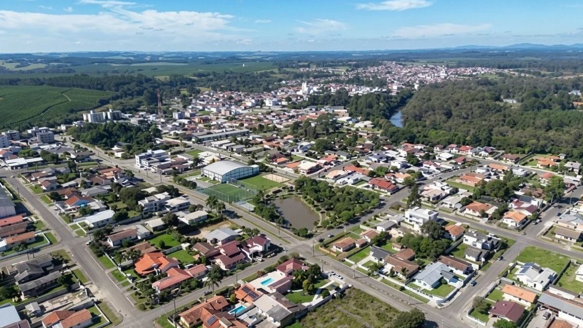 Cidade conhecida pela forte indústria madeireira em SC abre processo seletivo com salários até R$ R$ 5,1 mil