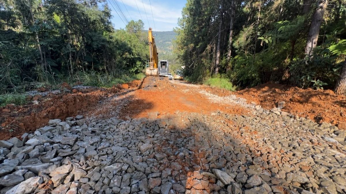 Obras de pavimentação com investimento de R$ 2,6 milhões interditam trânsito por um mês em ruas de cidade de SC