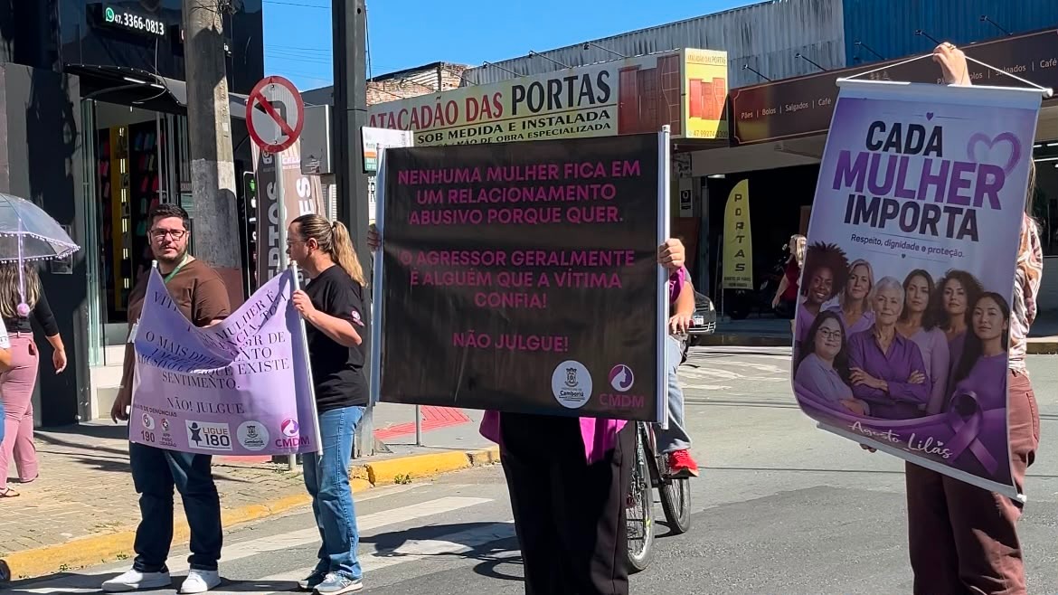 Camboriú realiza Blitz do Agosto Lilás no bairro Monte Alegre |