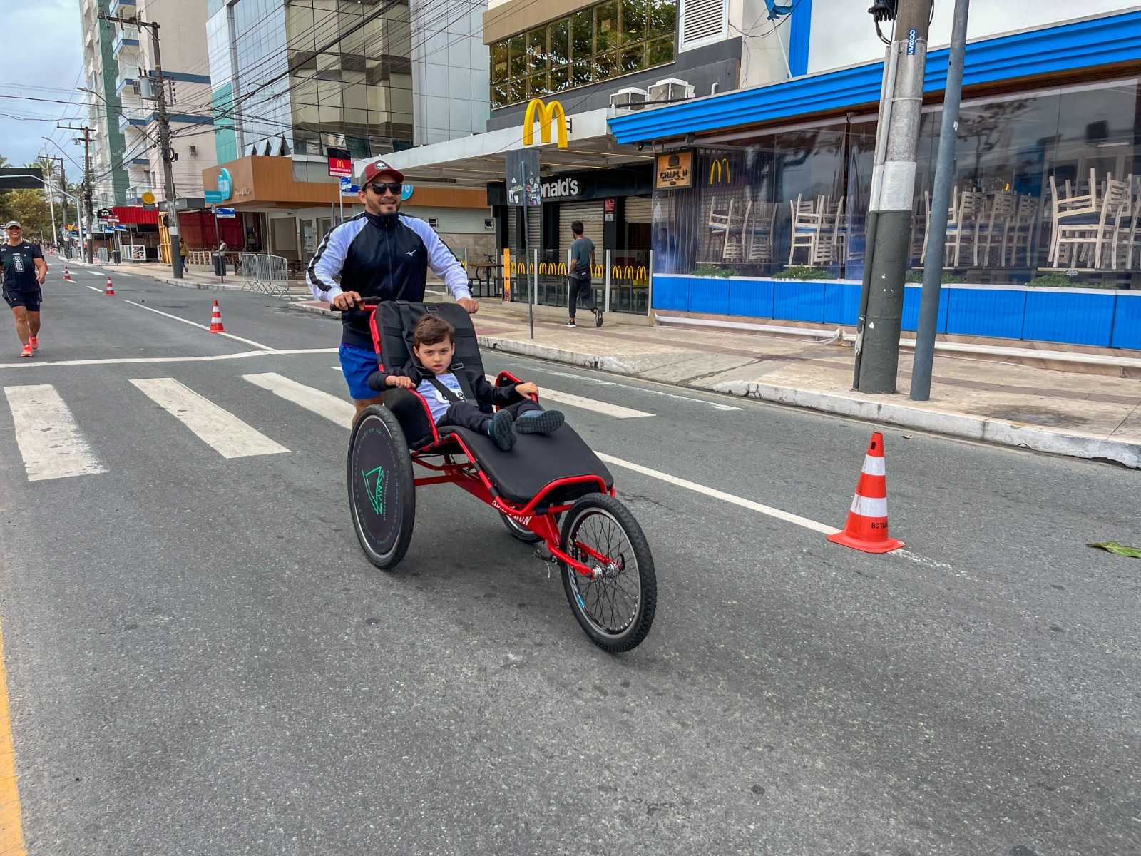 Corrida BC+Inclusa movimenta Praia Central neste domingo em Balneário Camboriú