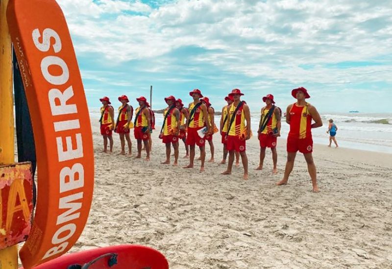 Bombeiros abrem inscrições para curso de guarda-vidas civil
