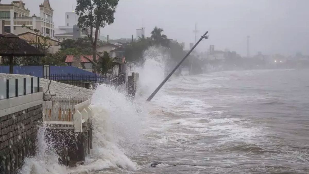 Mar agitado, maré alta e ventania deixam litoral de SC em alerta para ondas de até 3 metros durante passagem de ciclone extratropical