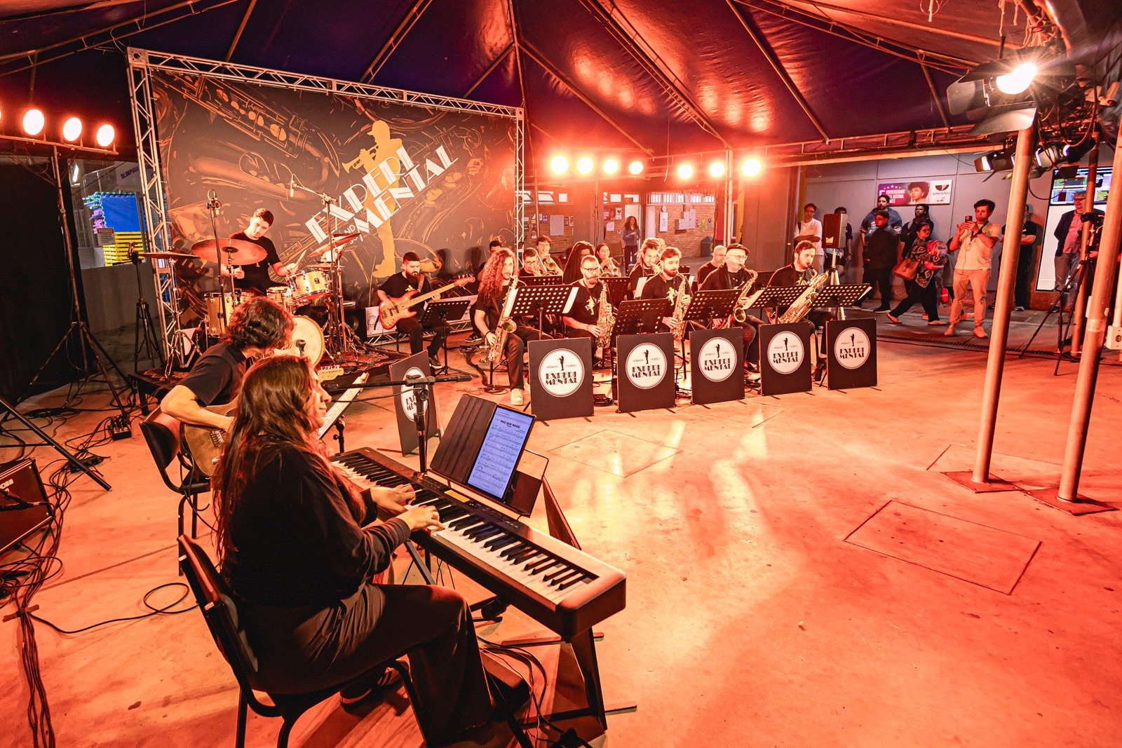 Experimental Big Band fecha turnê com espetáculo no Festival de Música de Itajaí
