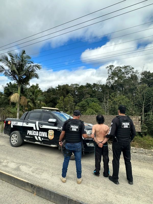 Homem matou amigo após assumir relacionamento com companheira dele, diz polícia