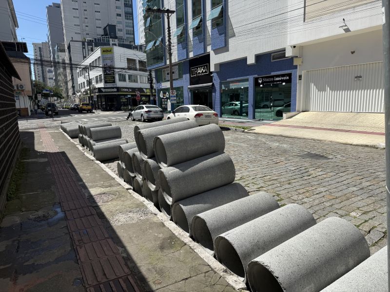 Rua 100 estará interditada nesta segunda para obra de drenagem