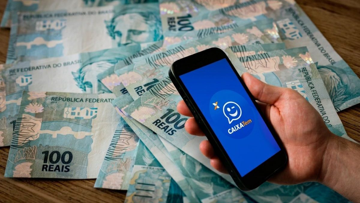 Brasileiros com conta ativa no Caixa Tem começam a receber até R$ 750 nesta segunda (24)