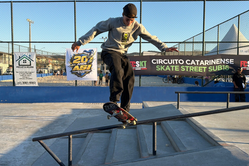 Itajaí recebe etapa decisiva do Catarinense de skate e conquista título inédito