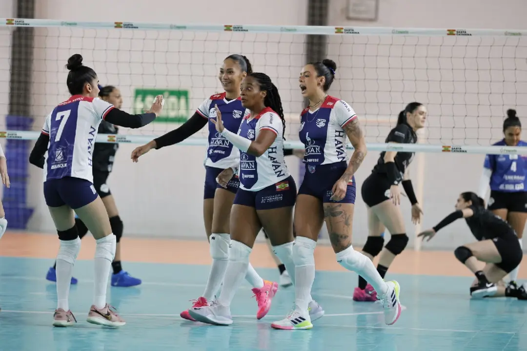 Brusque Vôlei encara maratona de três jogos em casa