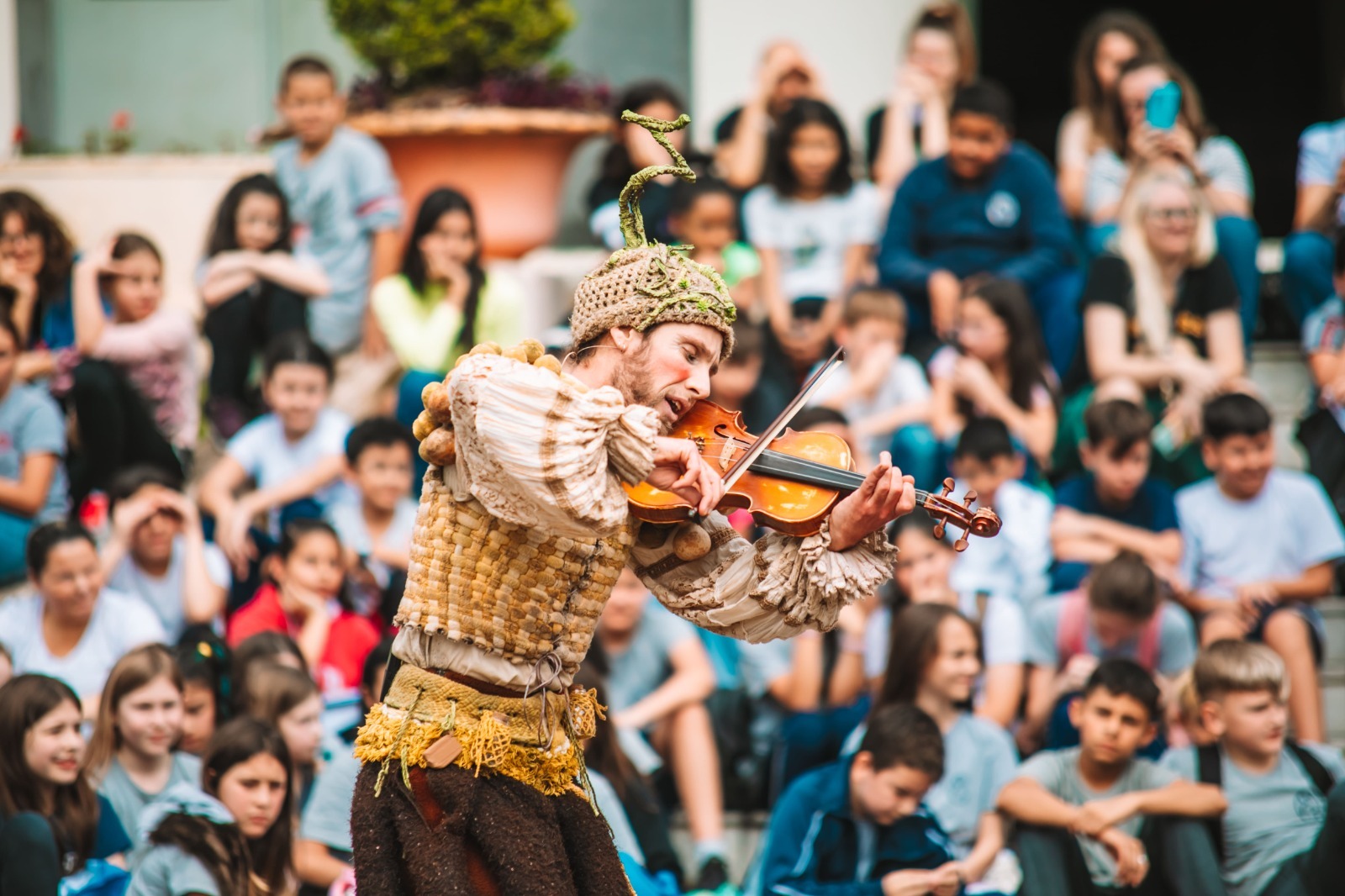 Encontros de Lua Cheia encerra programação comemorativa com espetáculos de teatro de rua neste fim de semana em Canelinha |