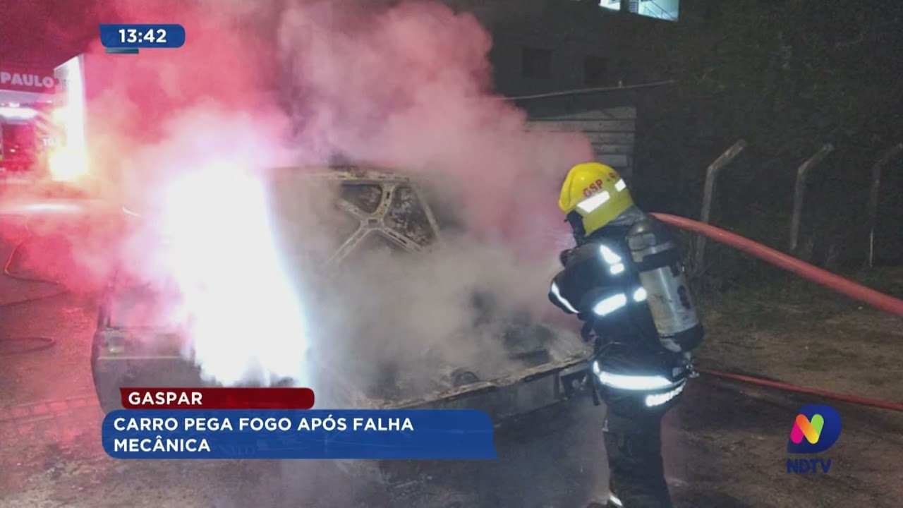 Gaspar: carro pega fogo após falha mecânica